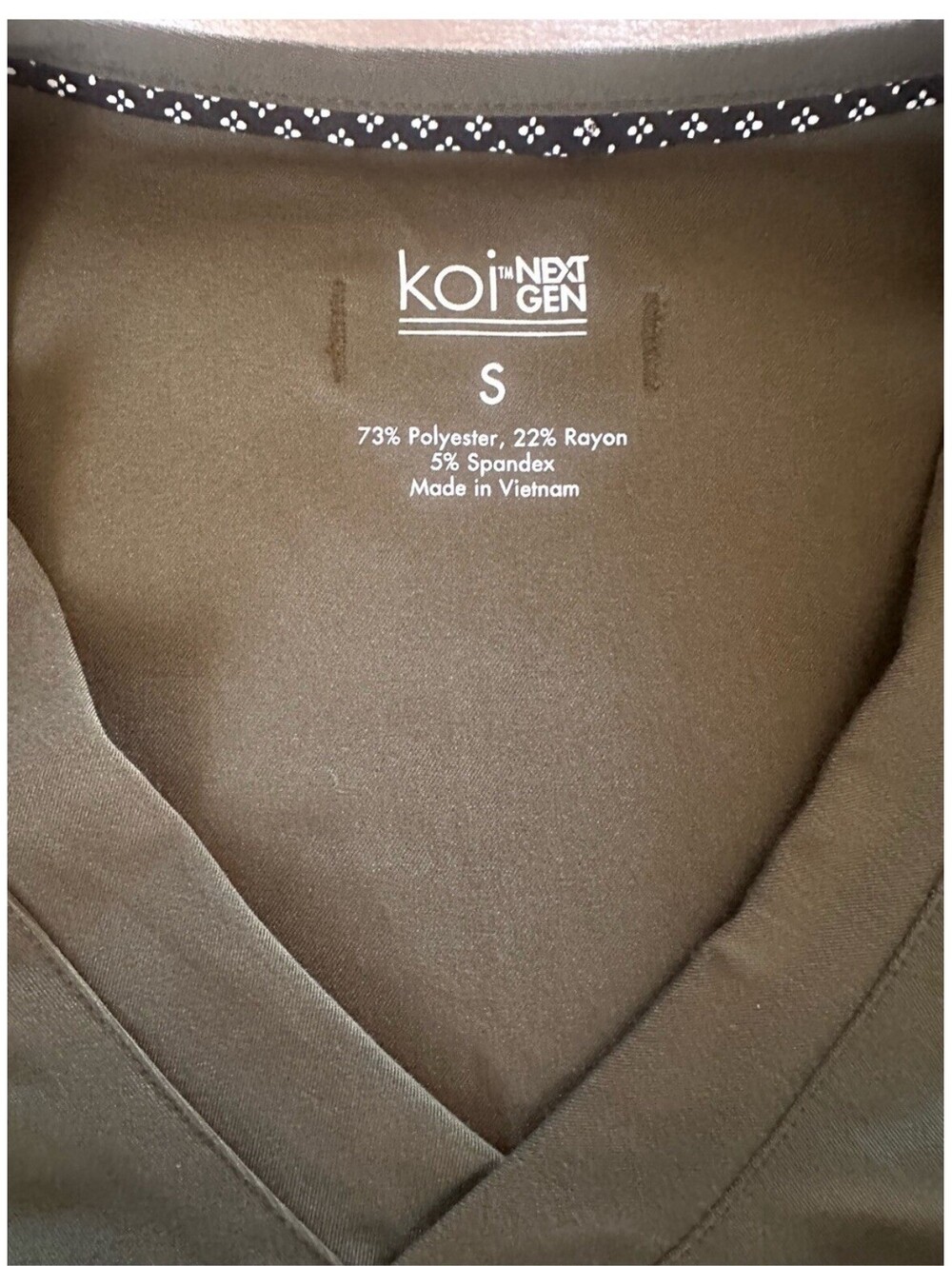 Koi Next Gen Men's V-Neck Top Size S Olive Solid Poly Blend 671-057